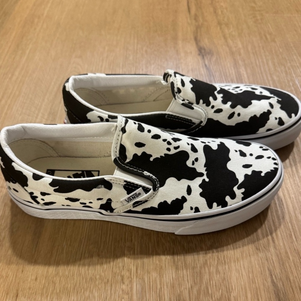 Vans Black and White Classic Sneakers - Picture 2 of 5